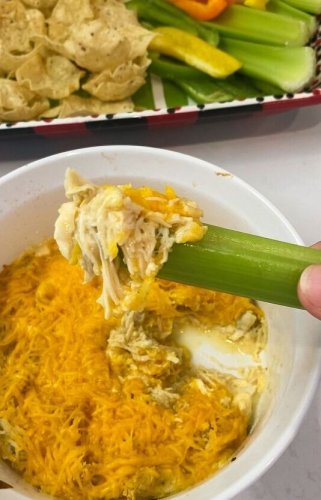 Delicious Buffalo Chicken Dip that's surprisingly healthy and protein-packed 