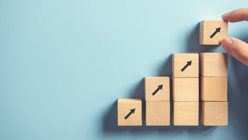 2 Top Growth Stocks in Canada for October 2023