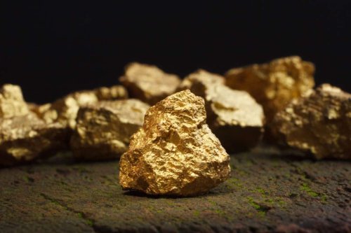 Barrick Gold: Buy, Sell, or Hold in 2025?