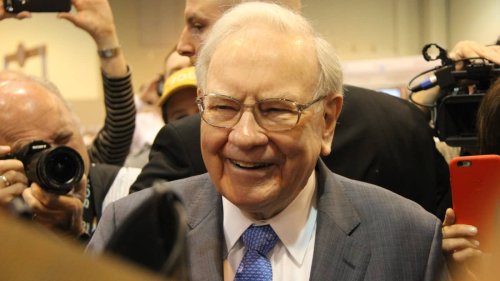 I’m listening to Warren Buffett and buying this S&P 500 ETF!