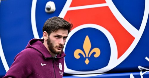PSG make surprise Khvicha Kvaratskhelia decision as Arsenal handed Champions League twist