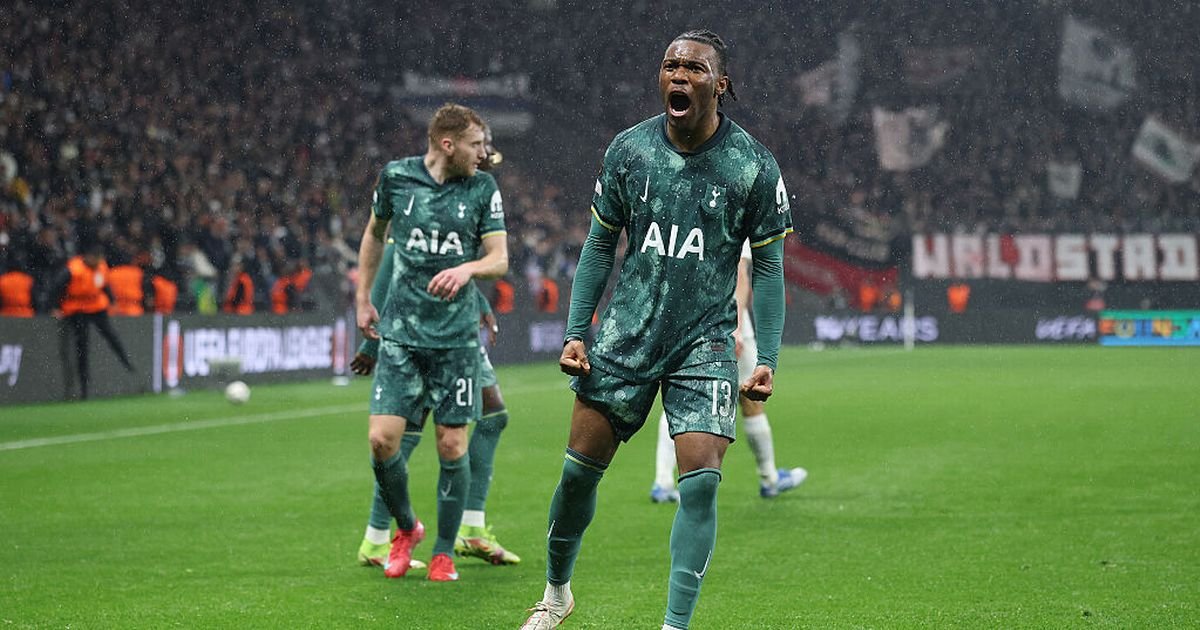 Lucas Bergvall's brilliant reaction to Destiny Udogie as Tottenham undroppable question raised