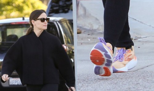 Jennifer Garner Laces Into Brooks Sneakers in Los Angeles