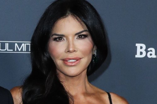 Jeff Bezos’ Girlfriend Lauren Sanchez Models Bodycon Floral Dress in an Unexpected Location With Glamour Team