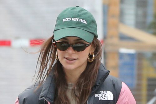 Emily Ratajkowski Masters Mom Style In The North Face Pink Puffer Jacket & Classic Reebok 