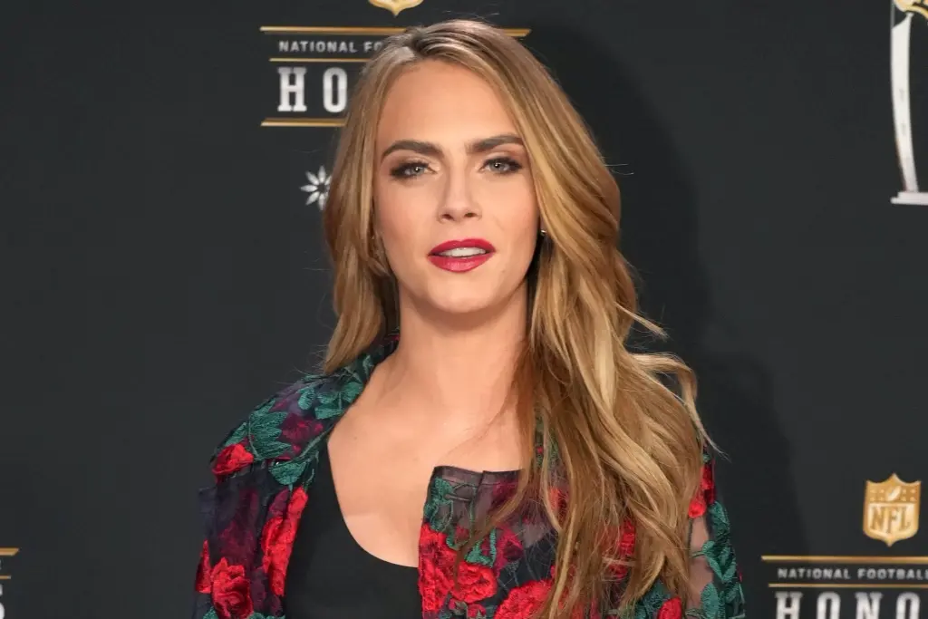 Super Bowl 2023: Cara Delevingne Wears Rihanna Concert T-Shirt