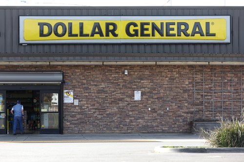 dollar-general-employee-goes-viral-after-revealing-slap-in-the-face