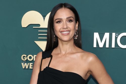 Jessica Alba Brings Retro Boho Style in Black Michael Kors Dress ...