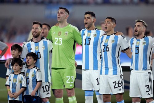Lionel Messi Brought To Tears By Crazy Homecoming Reception In First Post-World Cup Argentina Game (VIDEO)