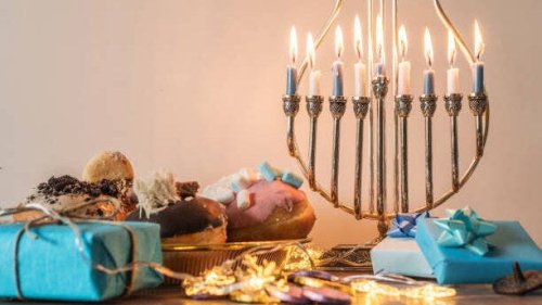 14 awesome decorations to add light to your home for Hanukkah