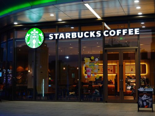 Luckin Coffee's Resurgence Challenges Starbucks' Dominance In China