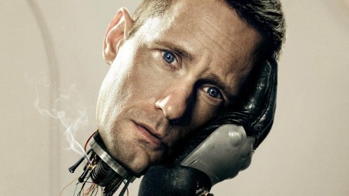 What Time Does Alexander Skarsgård’s Murderbot Premiere On Streaming?
