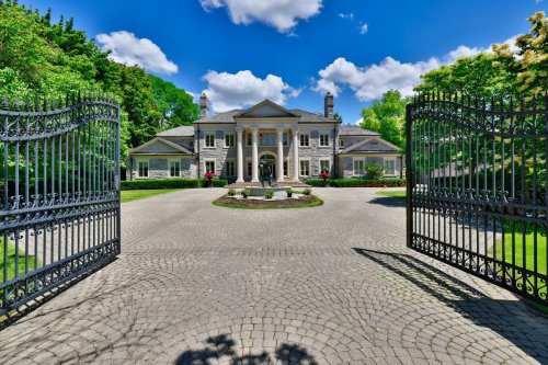 21 5 Million Estate Offers Prime Spot In Toronto s Wealthy Bridle Path Enclave Flipboard