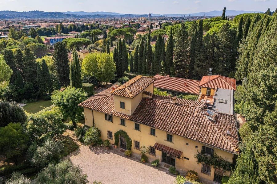 Inside A Storied Renaissance Villa In The Hills Of Florence
