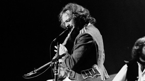 Jethro Tull’s Quirky Ian Anderson On RRHOF, ‘Aqualung’, Space Travel
