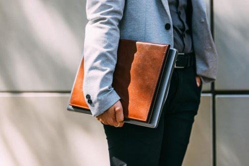 5 Remote Jobs That Pay $100,000+ In 2025 Without A Degree