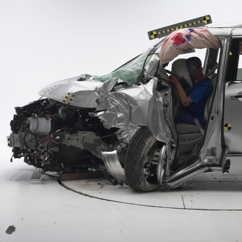 Most Minivans Rated Poorly In Front Crash Test, New Report Finds