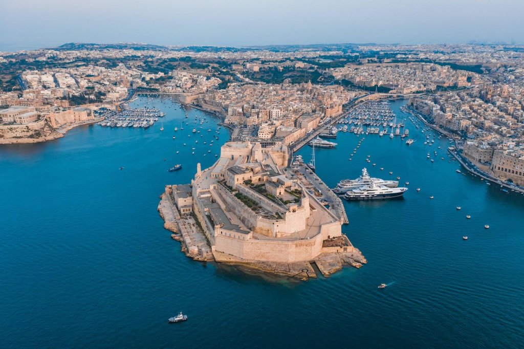 MALTA - cover