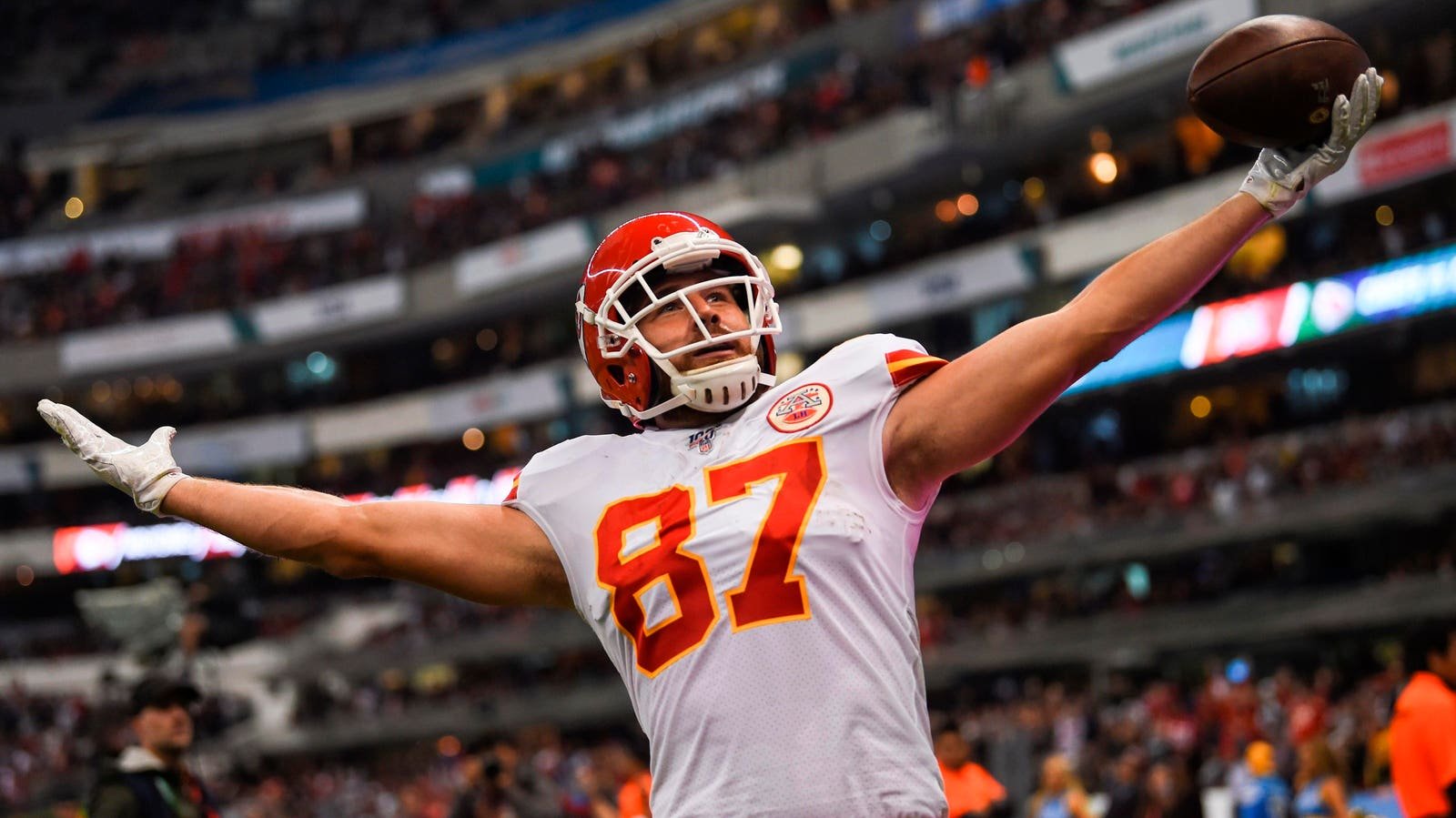Game-Worn Travis Kelce Jersey Sells For $36,905—And The Auction House Is Thanking Taylor Swift