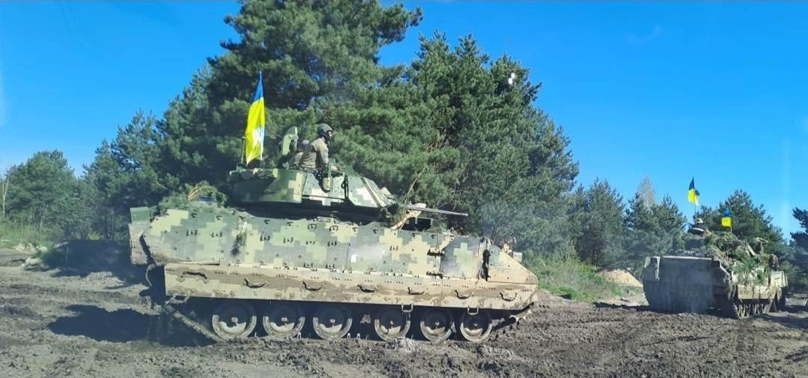 A Ukrainian M-2 Fighting Vehicle Hit Three Russian Vehicles In Just 30 Seconds Outside Stepove