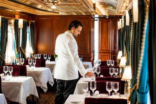 You Can Dine Like Royalty In A Historic 1920s Train Car In Italy
