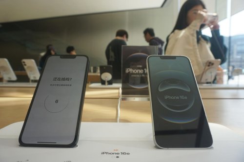 Apple Loop: iPhone 17 Pro Leaks, Pebble Smartwatch Returns, Frustrating iPhone 16e Problems