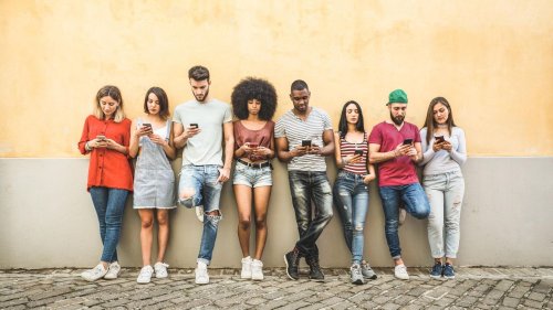 Gen Z’s Underground Social Network Just Went National And It’s Blowing Up