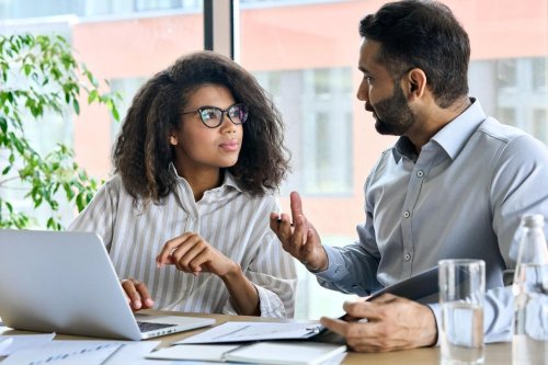 4 Reasons Leaders Must Embrace The Power Of Reverse Mentorship In 2025