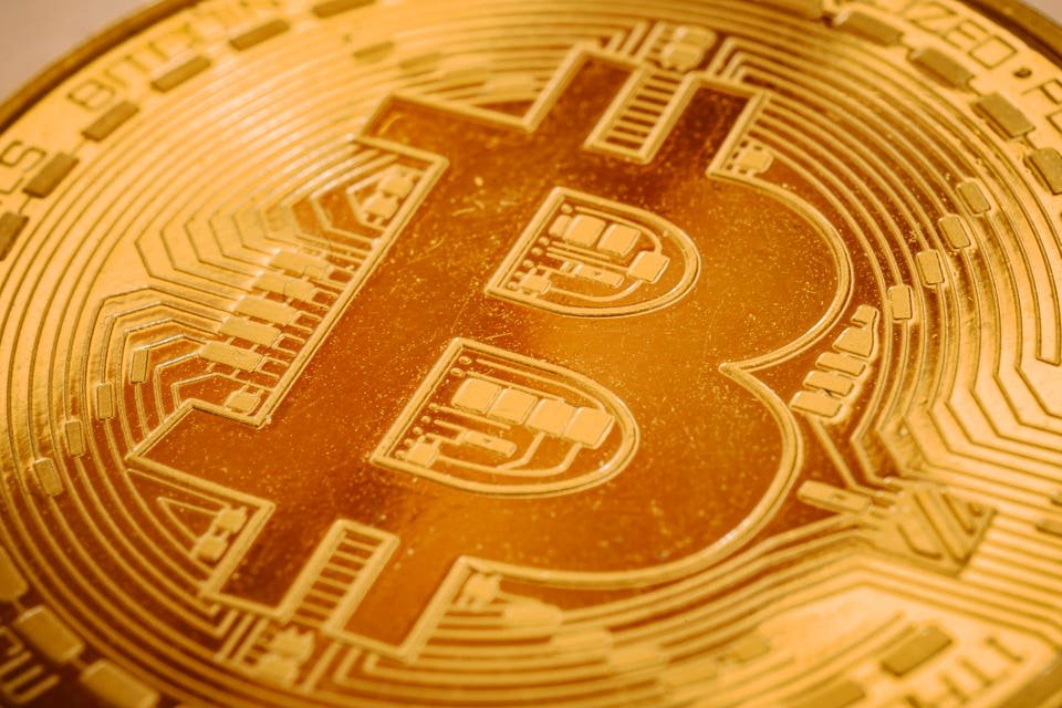 Bitcoin In The Crossfire: What Oil Shocks Really Do To Crypto