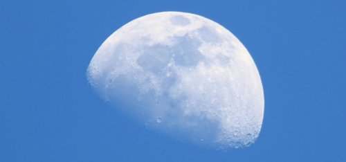 When You Can See The Moon In The Day This Week (And Why)