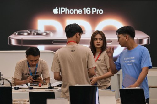 Apple iOS 18.4.1 New iPhone Software: Should You Upgrade?