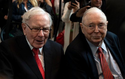 Charlie Munger’s ‘Awfully Easy Money’ Tells Story Of Tokyo’s Dilemma