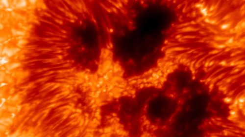 See The Jaw-Dropping New Image Of Planet-Sized Spot On The Sun