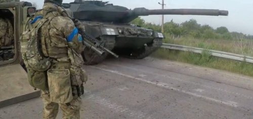 As Russian Rounds Exploded All Around It, A Ukrainian Army Leopard 2A6 Tank Stood And Fought