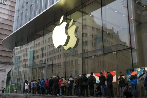 Apple Loop: iPhone Storage Shrinks, MacOS Update Issues, Apple Watch 6 Reviewed