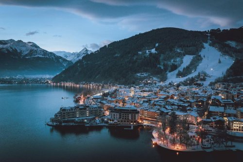 This Lakeside Austrian Ski Town Is Incredibly Beautiful. No Americans Seem To Know About It.