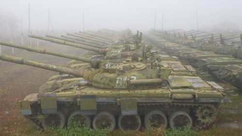 As Tank Losses Top 2,000, Russia Is Deploying Museum-Grade T-72s From 1974