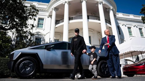 ‘Crisis Forming’ At Tesla As Elon Musk Dedicates Himself To DOGE, Bullish Analyst Warns