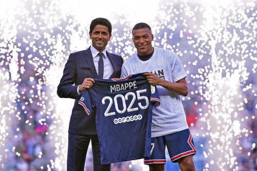 Kylian Mbappé prolonge trois ans au PSG et va considérablement augmenter ses revenus : "J'ai toujours dit que Paris c'était ma maison !" - Forbes France