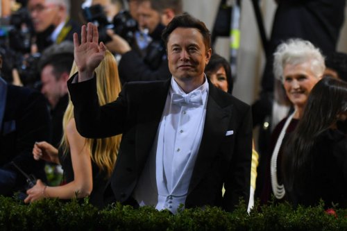 Elon Musk et des centaines d’experts appellent à observer une « pause » dans le développement de l’IA - Forbes France
