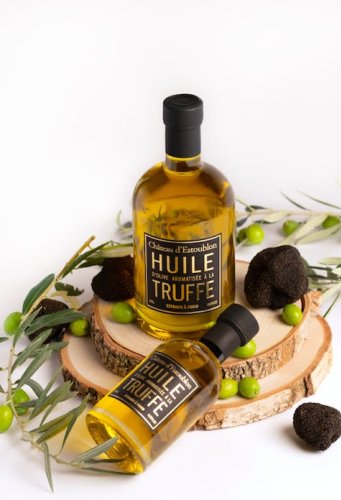 SELECTION NOËL | Le Château d’Estoublon dévoile son nouveau flacon d’huile d’olive à la truffe - Forbes France