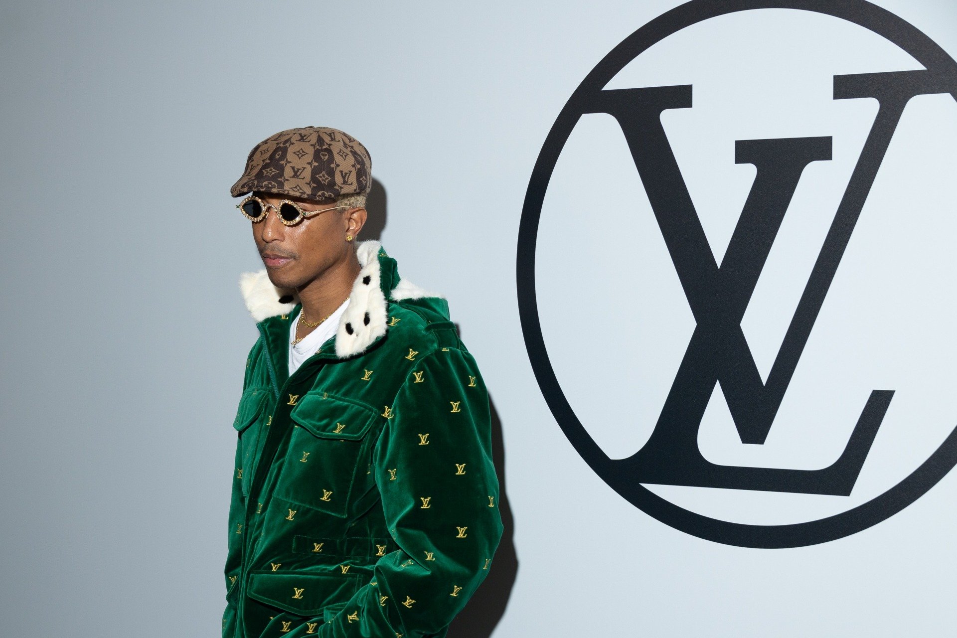 Pharrell estreia na Louis Vuitton em noite mágica em Paris - Forbes