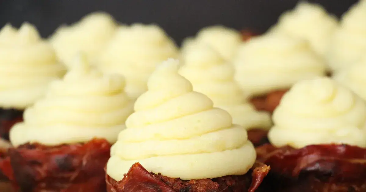 Prosciutto Wrapped Turkey Meatloaf Cupcakes - Forkly