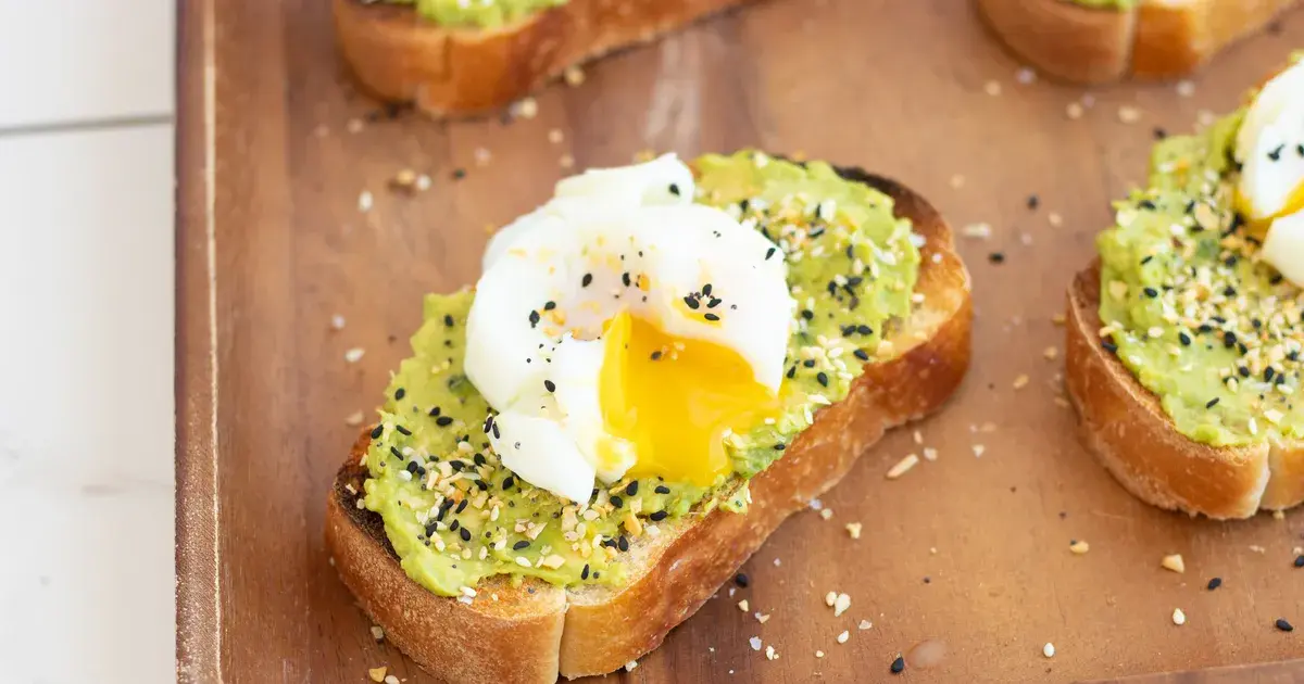 Everything But the Bagel Breakfast Avocado Toast - Forkly