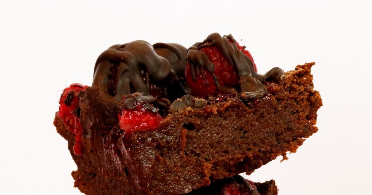 Chewy Vegan Raspberry Protein Brownies - Forkly