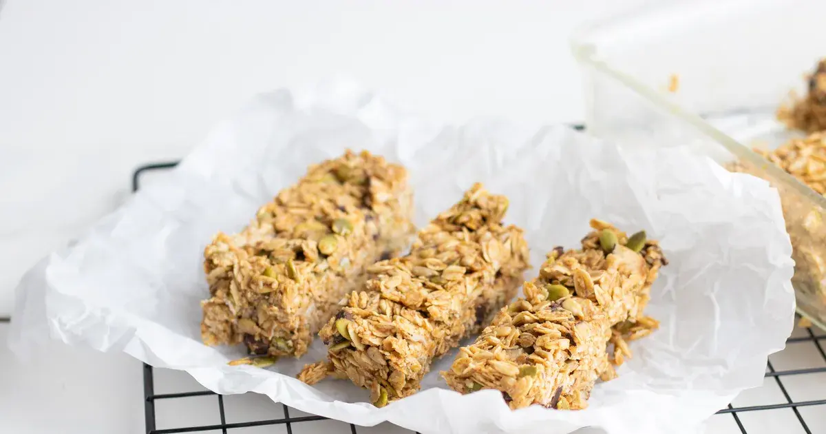 Easy Nut-Free No-Bake Chocolate Chip Granola Bars - Forkly