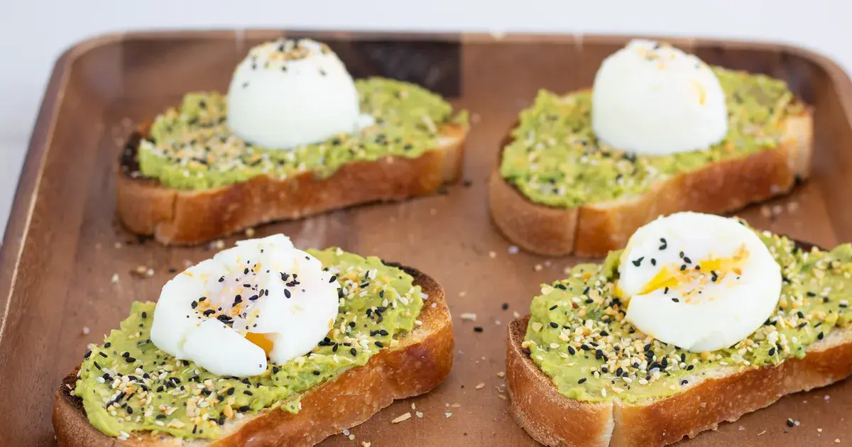 11 Avocado Toasts to Eat For Breakfast This Morning - Forkly