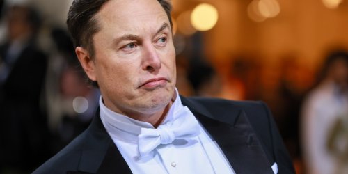 Elon Musk’s Twitter says it has good reason not to pay for $200,000 private jet trip: The company overbilled