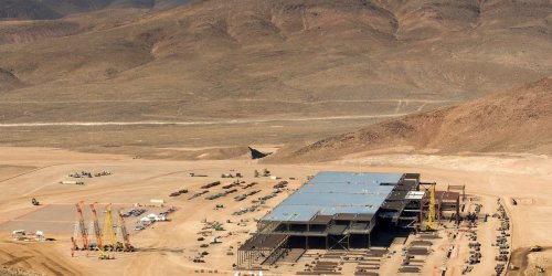 Tesla agrees to buy lithium from Mexican mine for its Gigafactory