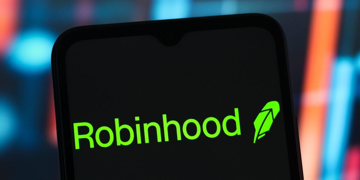 Robinhood rolls out long-awaited ‘Social’ feature to let users track and copy other traders